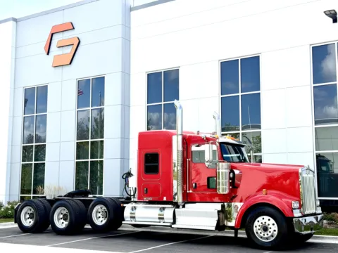 Photos of 2015 KENWORTH W900 for sale in New Lenox, IL at Forge Truck Centers - Illinois