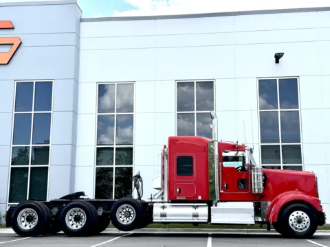 Another view of 2015 KENWORTH W900 for sale in New Lenox, IL at Forge Truck Centers - Illinois