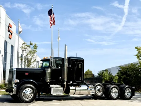 2023 PETERBILT 389 for sale in New Lenox, IL