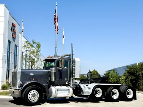 2002 PETERBILT 379 for sale in New Lenox, IL