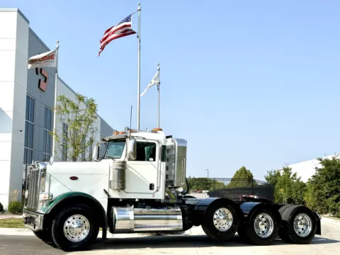 2014 PETERBILT 388 for sale in New Lenox, IL