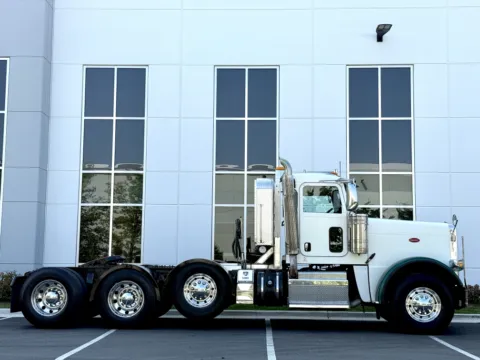 Another view of 2014 PETERBILT 388 for sale in New Lenox, IL at Forge Truck Centers - Illinois
