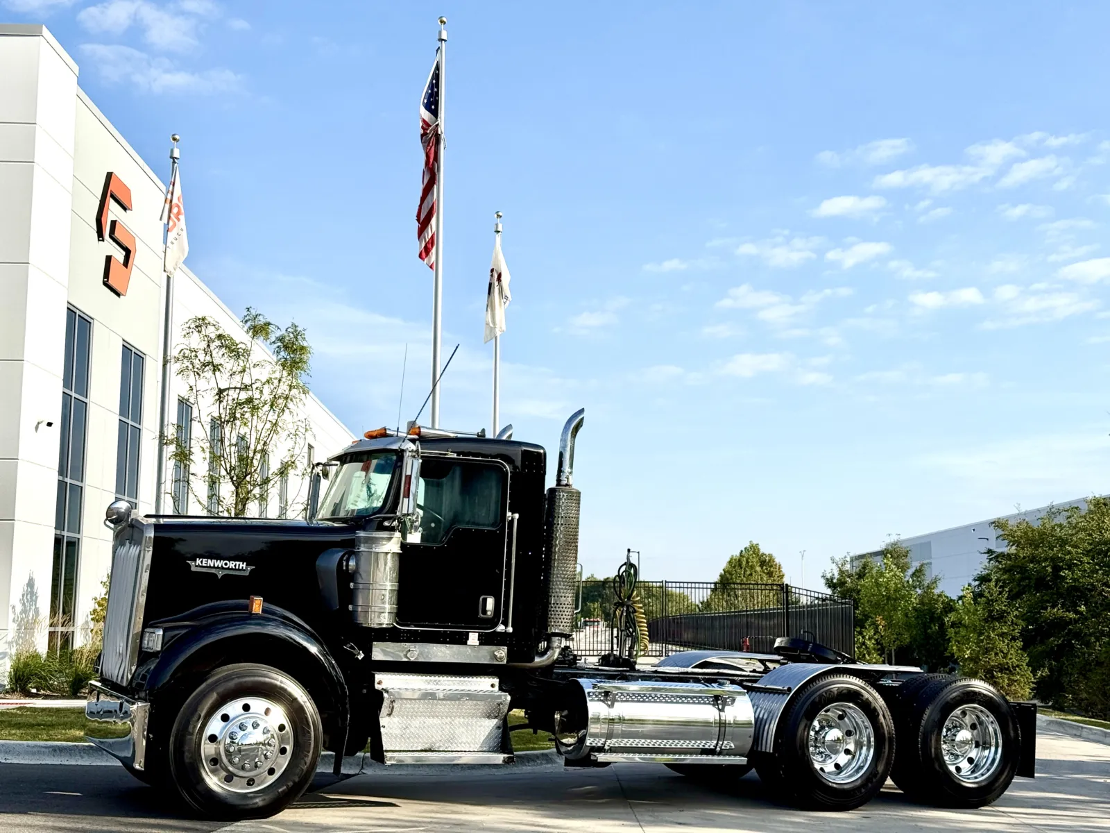 2005 KENWORTH W900 for sale in New Lenox, IL