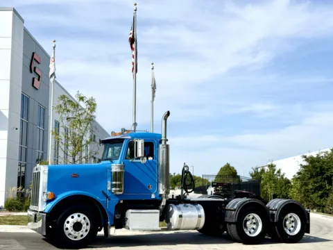 2002 PETERBILT 379 for sale in New Lenox, IL