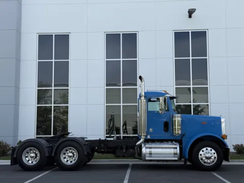 Another view of 2002 PETERBILT 379 for sale in New Lenox, IL at Forge Truck Centers - Illinois
