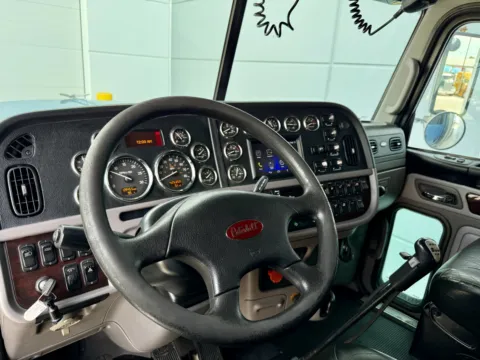 Another view of 2019 PETERBILT 389 for sale in New Lenox, IL at Forge Truck Centers - Illinois