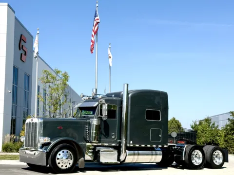 2015 PETERBILT 389 for sale in New Lenox, IL