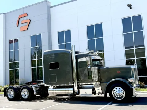 Photos of 2015 PETERBILT 389 for sale in New Lenox, IL at Forge Truck Centers - Illinois
