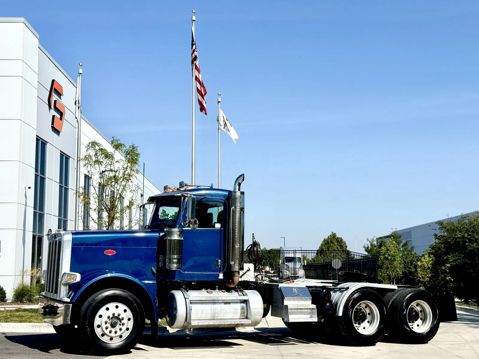 2013 PETERBILT 388 for sale in New Lenox, IL
