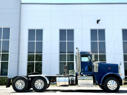 Another view of 2013 PETERBILT 388 for sale in New Lenox, IL at Forge Truck Centers - Illinois