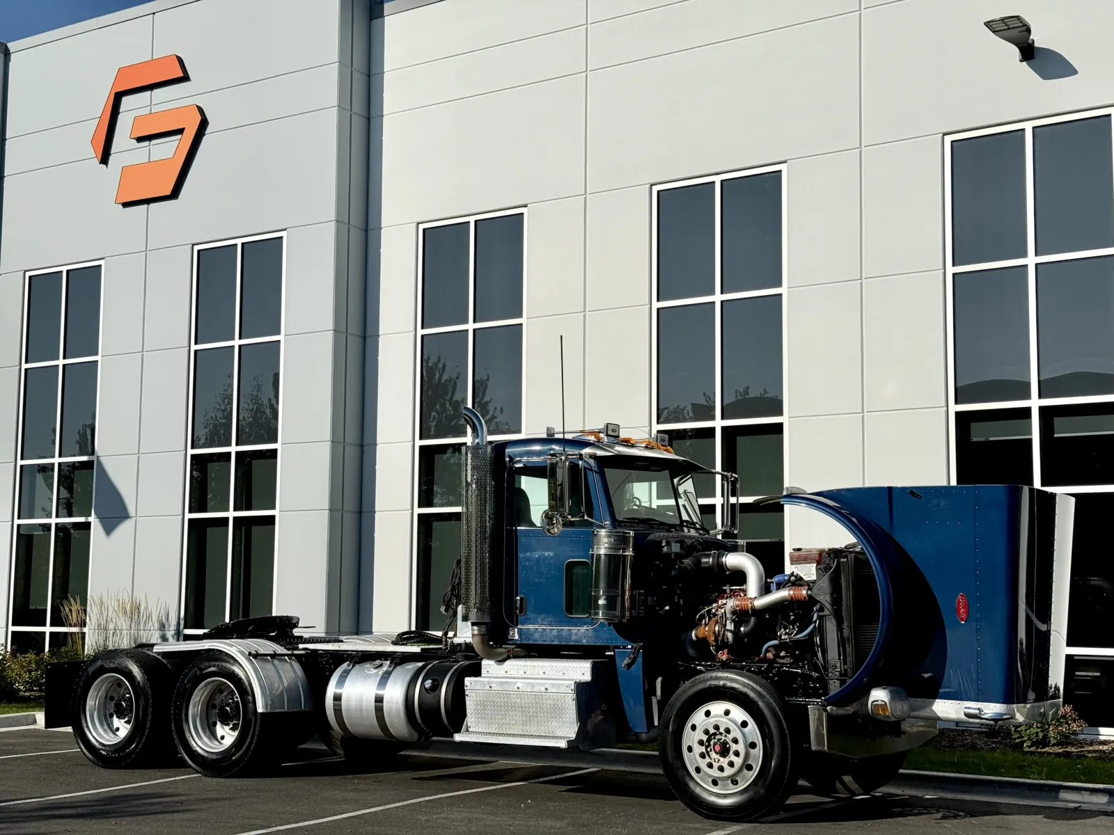 2013 Peterbilt - image 9