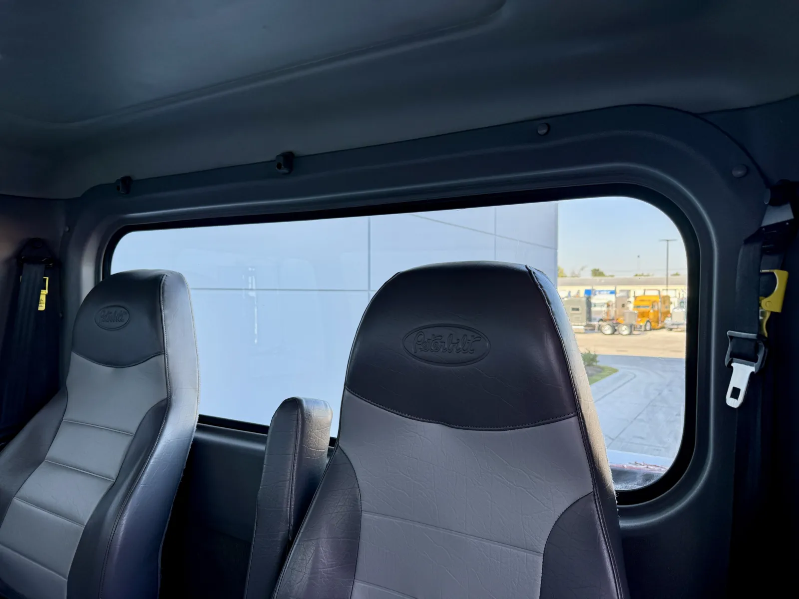 2013 Peterbilt - image 20