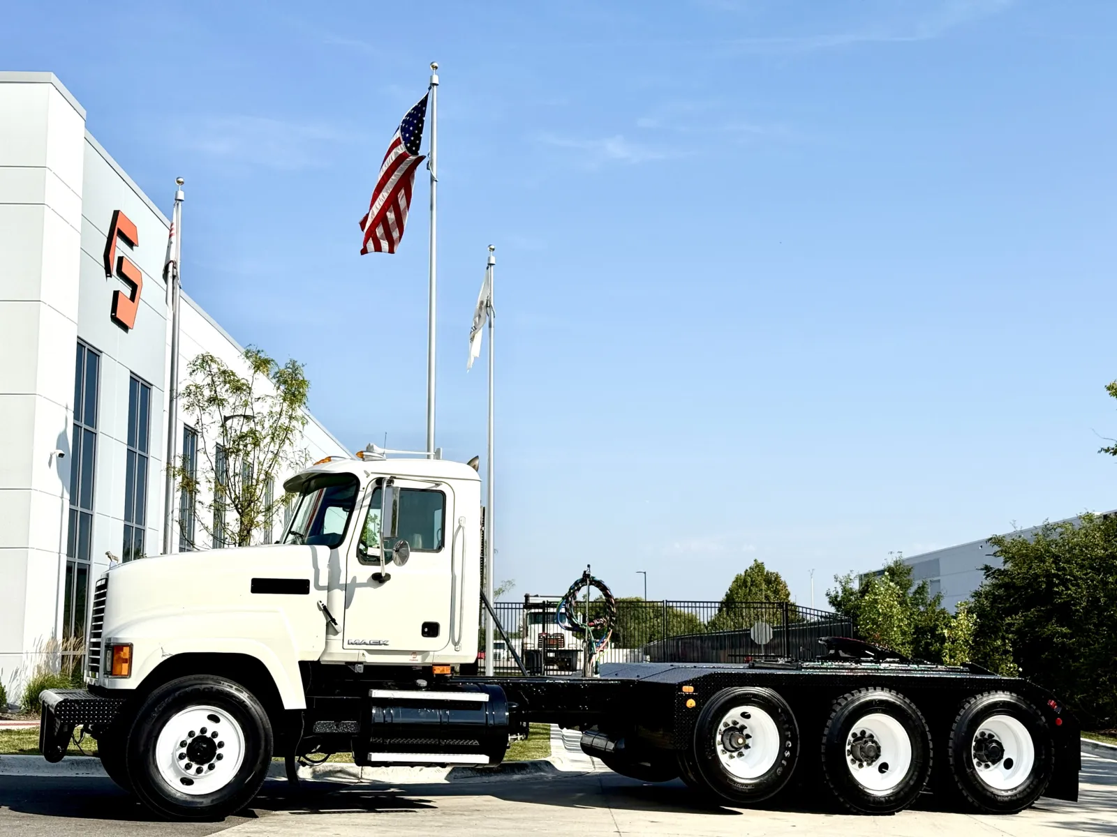 2009 MACK CHU613 for sale in New Lenox, IL