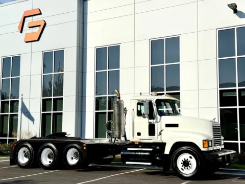 Photos of 2009 MACK CHU613 for sale in New Lenox, IL at Forge Truck Centers - Illinois