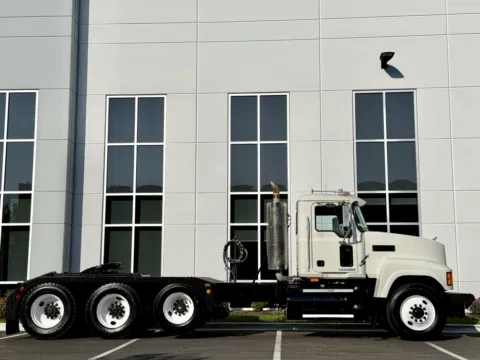 Another view of 2009 MACK CHU613 for sale in New Lenox, IL at Forge Truck Centers - Illinois