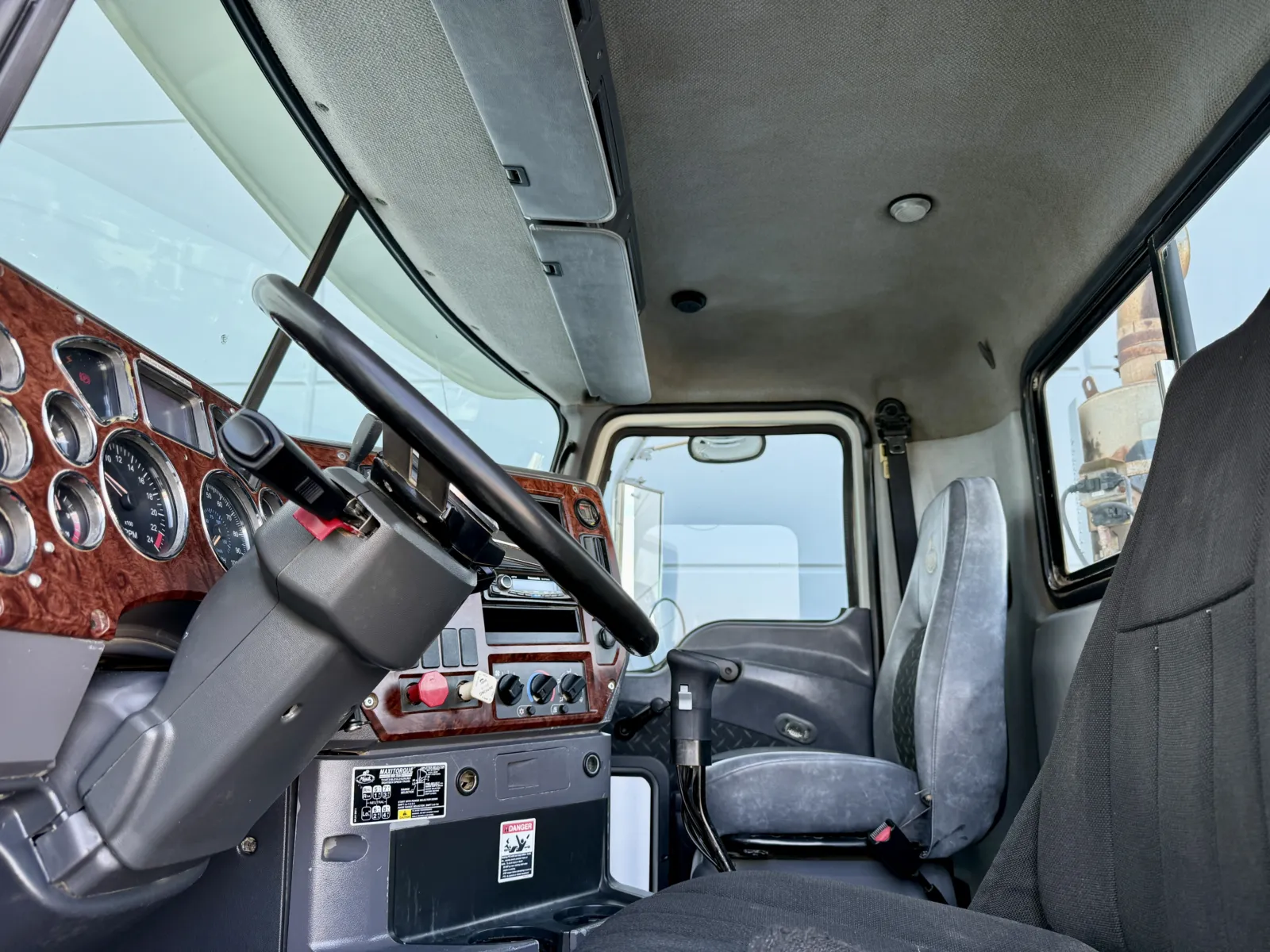 2009 Mack - image 14