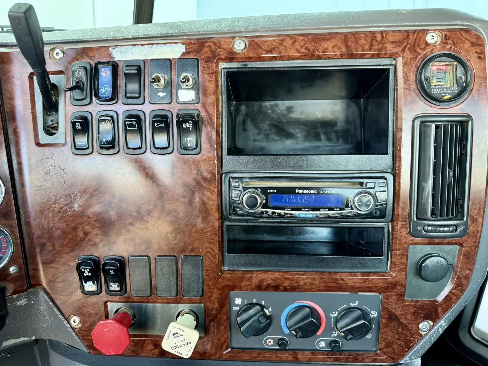 2009 Mack - image 18