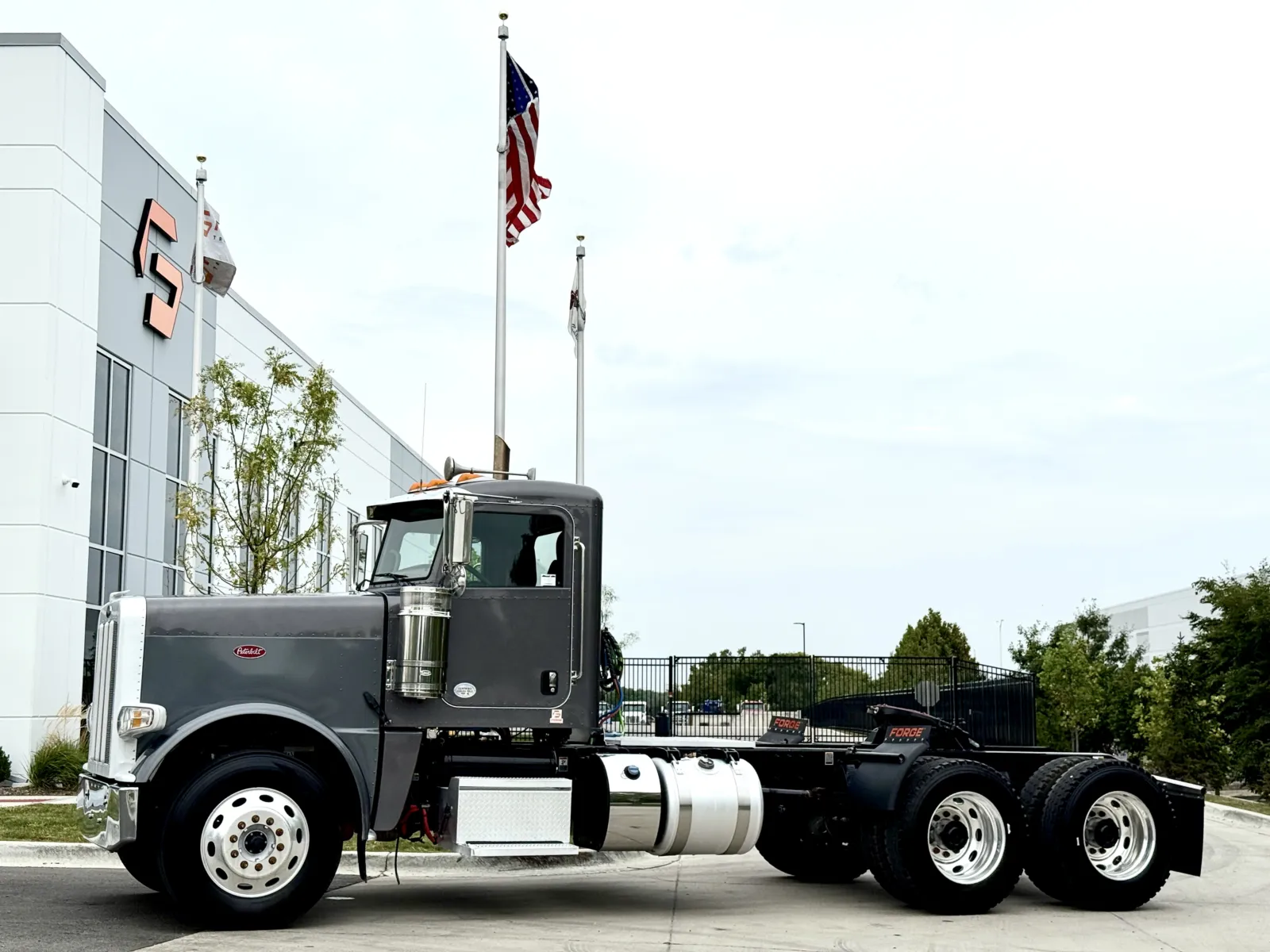 2022 PETERBILT 389 for sale in New Lenox, IL