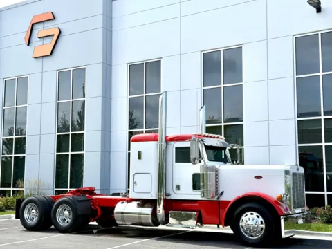 Photos of 2007 PETERBILT 379 for sale in New Lenox, IL at Forge Truck Centers - Illinois
