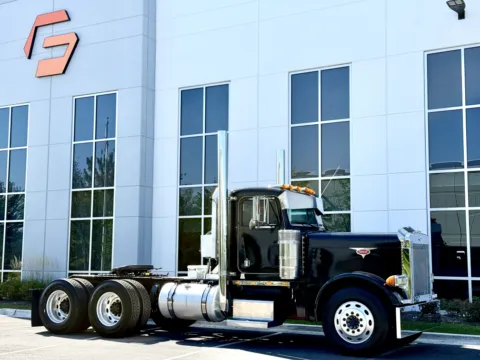 Photos of 2002 PETERBILT 379 for sale in New Lenox, IL at Forge Truck Centers - Illinois