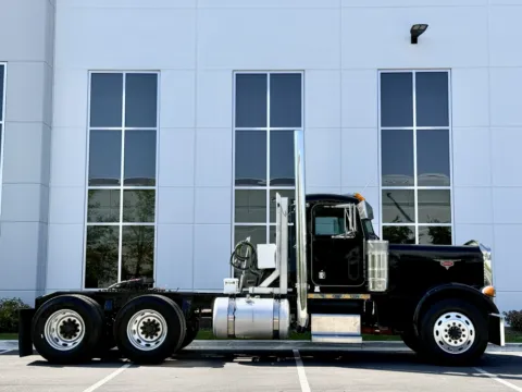 Another view of 2002 PETERBILT 379 for sale in New Lenox, IL at Forge Truck Centers - Illinois