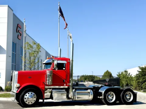 2015 PETERBILT 389 for sale in New Lenox, IL