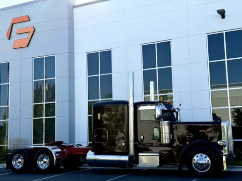 Photos of 2017 PETERBILT 389 for sale in New Lenox, IL at Forge Truck Centers - Illinois