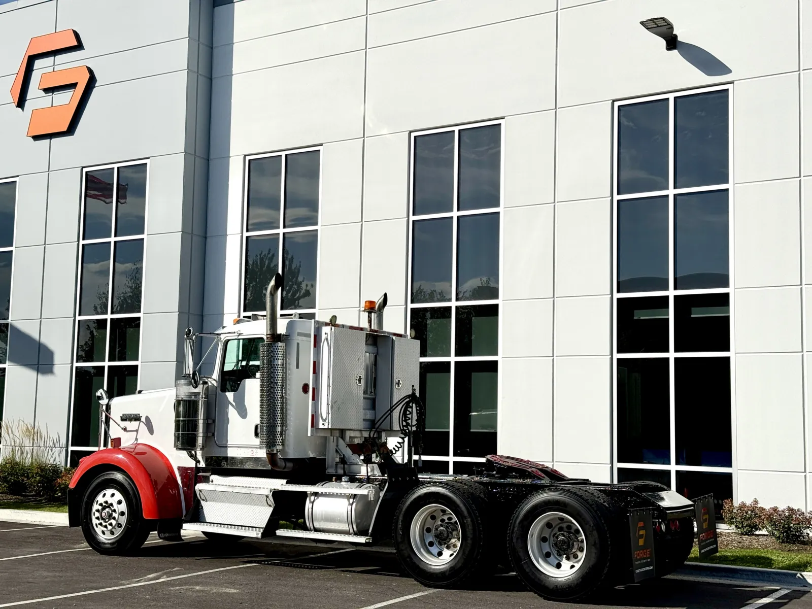 2003 Kenworth W900 - image 6