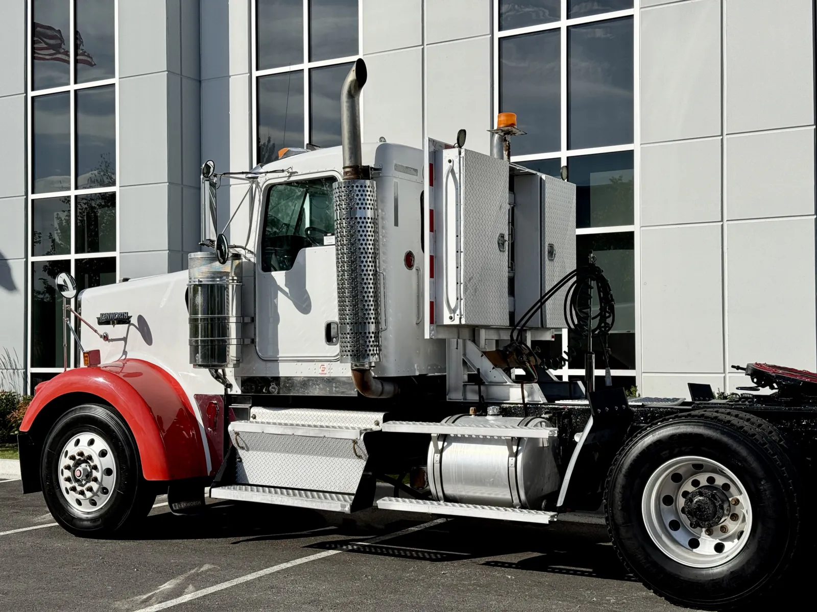 2003 Kenworth W900 - image 8