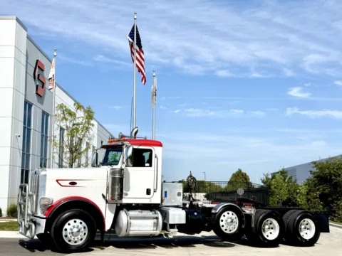 2023 PETERBILT 389 for sale in New Lenox, IL