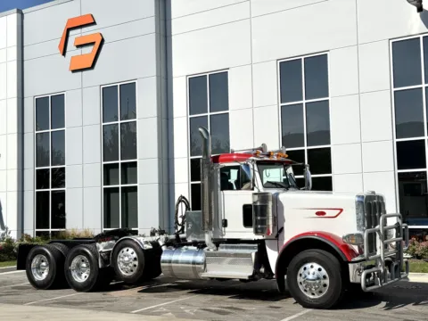 Photos of 2023 PETERBILT 389 for sale in New Lenox, IL at Forge Truck Centers - Illinois