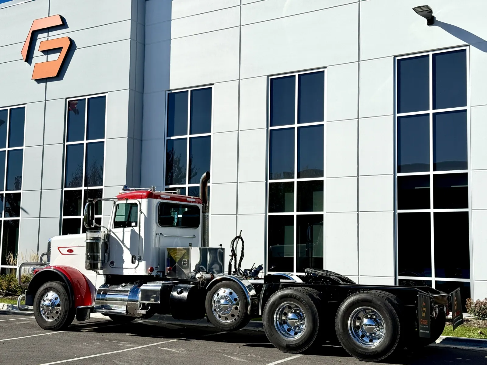 2023 Peterbilt 389 - image 6