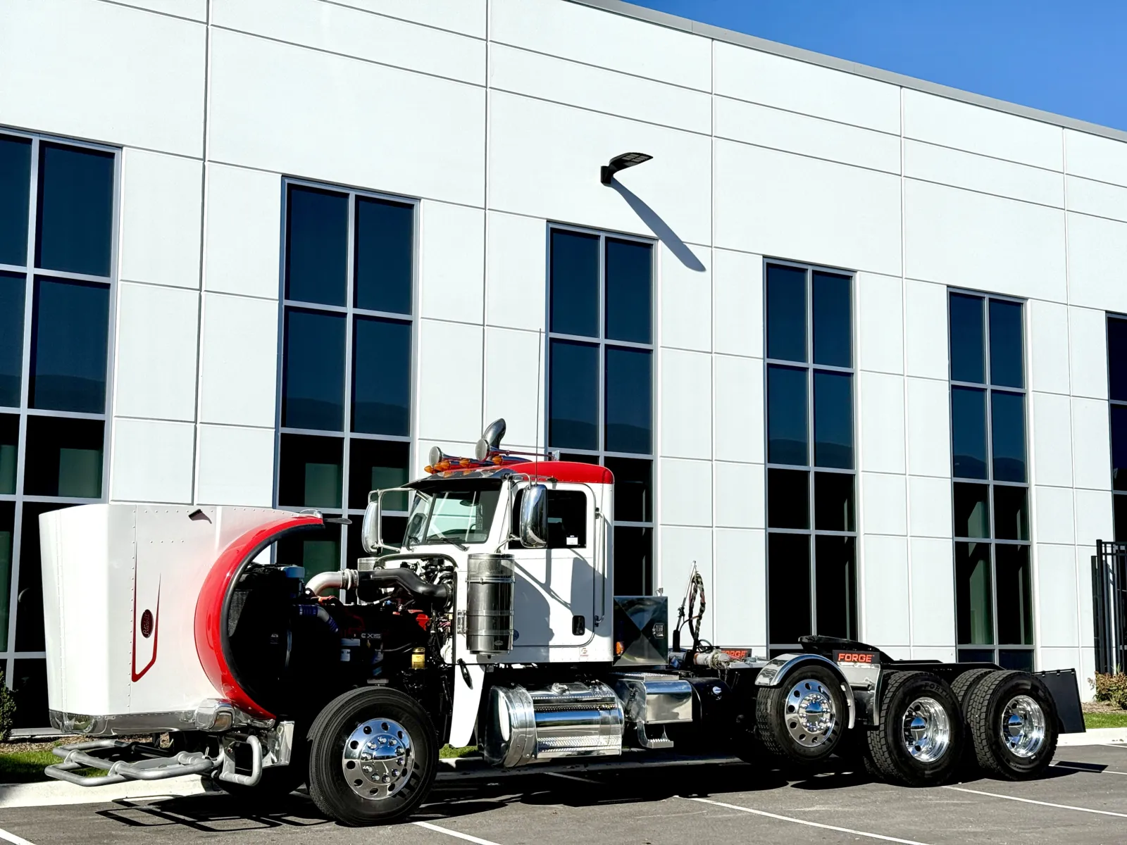 2023 Peterbilt 389 - image 10