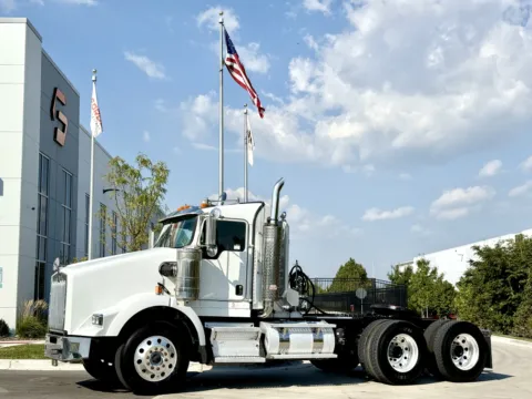 2015 KENWORTH T800 for sale in New Lenox, IL