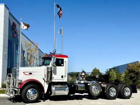 2023 PETERBILT 389 for sale in New Lenox, IL