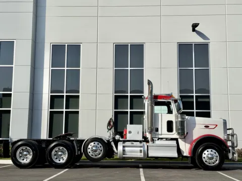Another view of 2023 PETERBILT 389 for sale in New Lenox, IL at Forge Truck Centers - Illinois