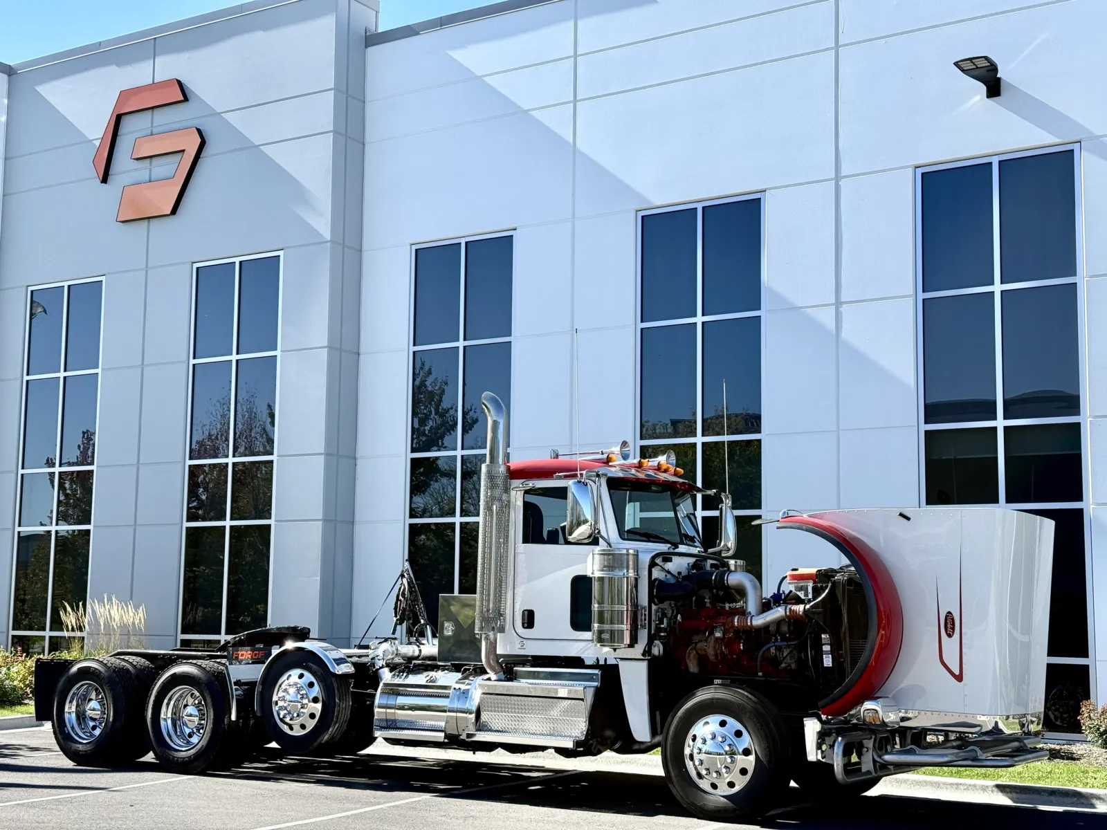 2023 Peterbilt 389 - image 9