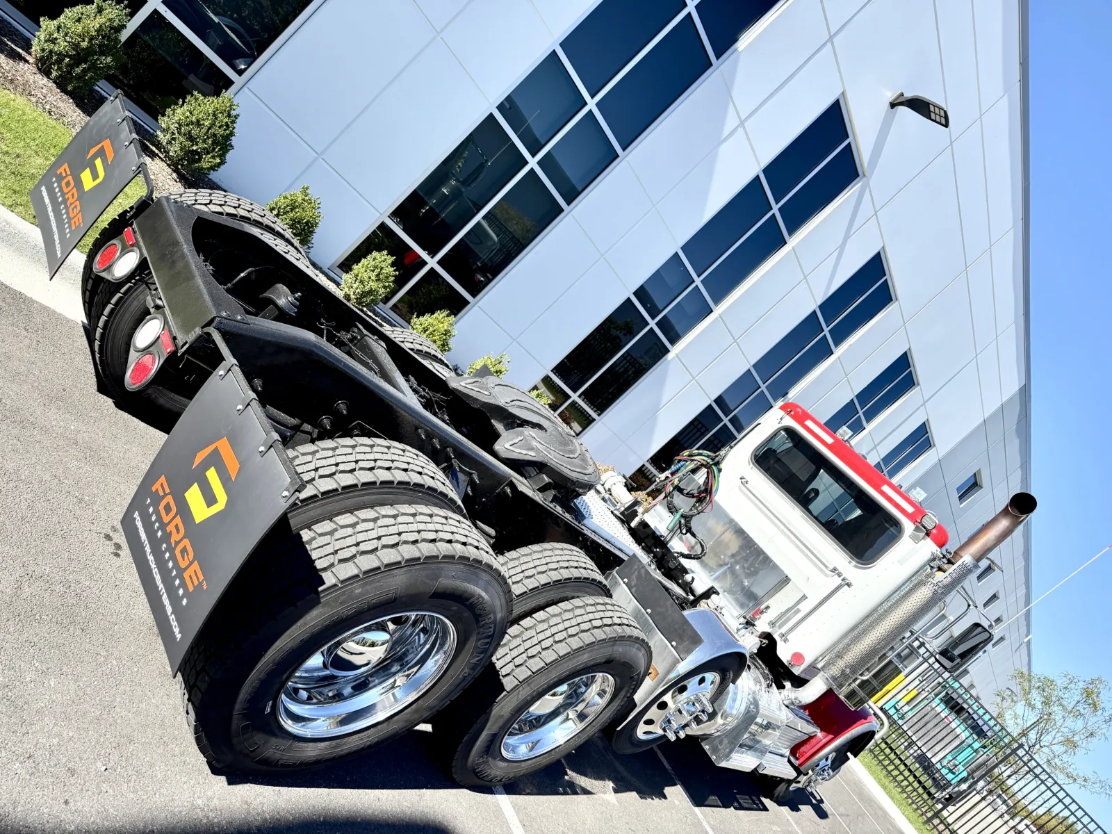 2023 Peterbilt 389 - image 11