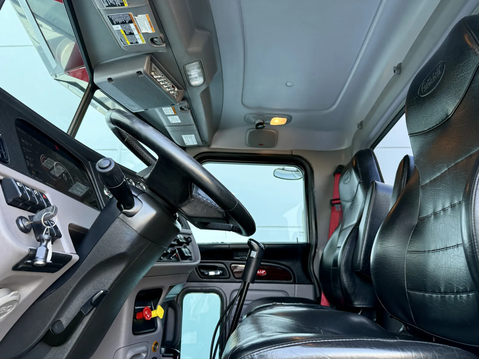 2023 Peterbilt 389 - image 14