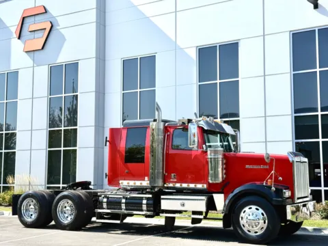 Photos of 2015 WESTERN STAR 4900 EX for sale in New Lenox, IL at Forge Truck Centers - Illinois