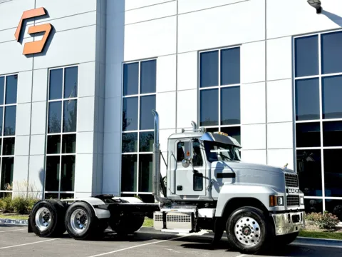 Photos of 2020 MACK PINNACLE for sale in New Lenox, IL at Forge Truck Centers - Illinois