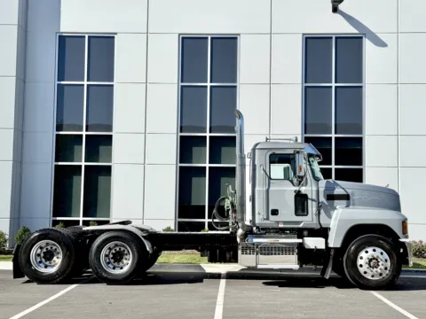 Another view of 2020 MACK PINNACLE for sale in New Lenox, IL at Forge Truck Centers - Illinois
