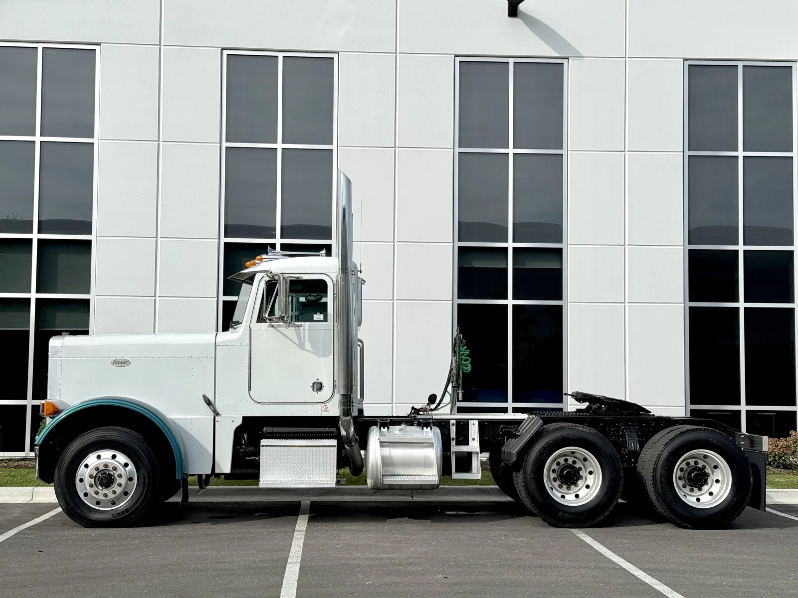 1998 Peterbilt - image 4