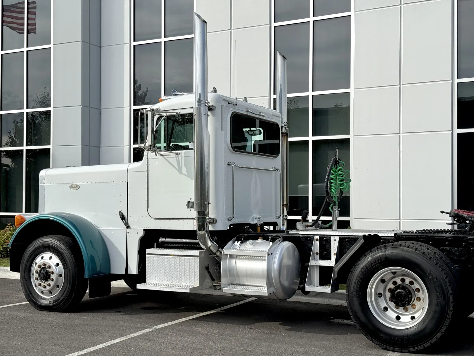 1998 Peterbilt - image 8