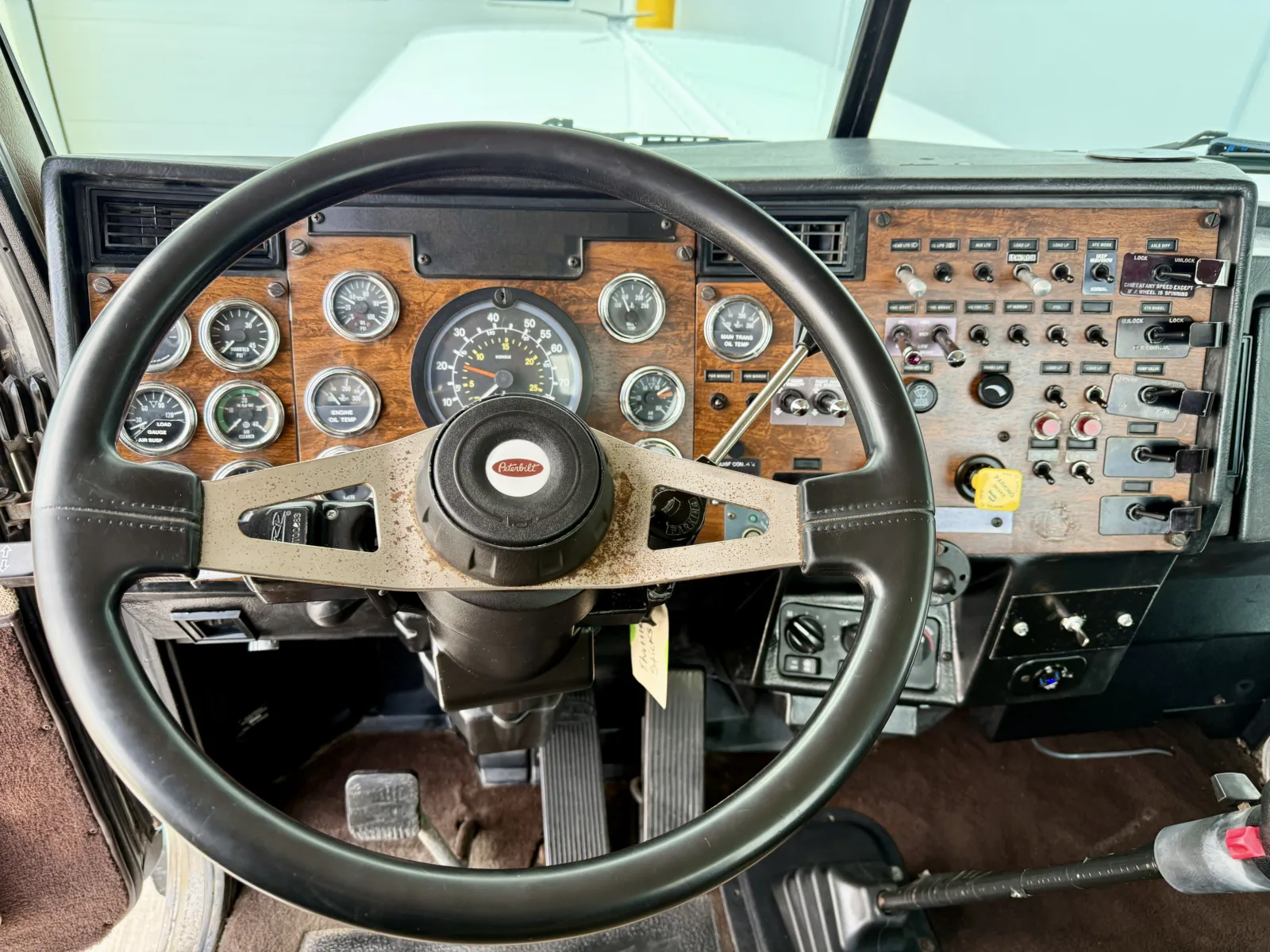 1998 Peterbilt - image 16