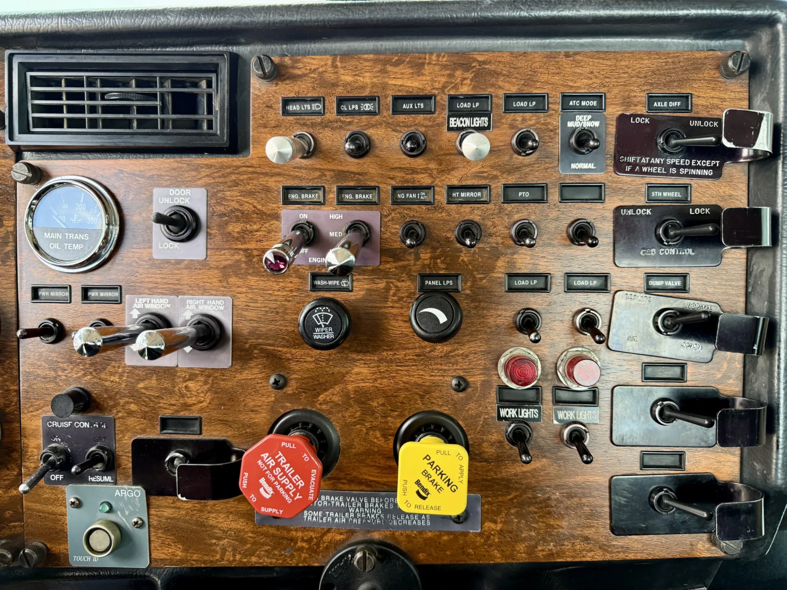 1998 Peterbilt - image 18