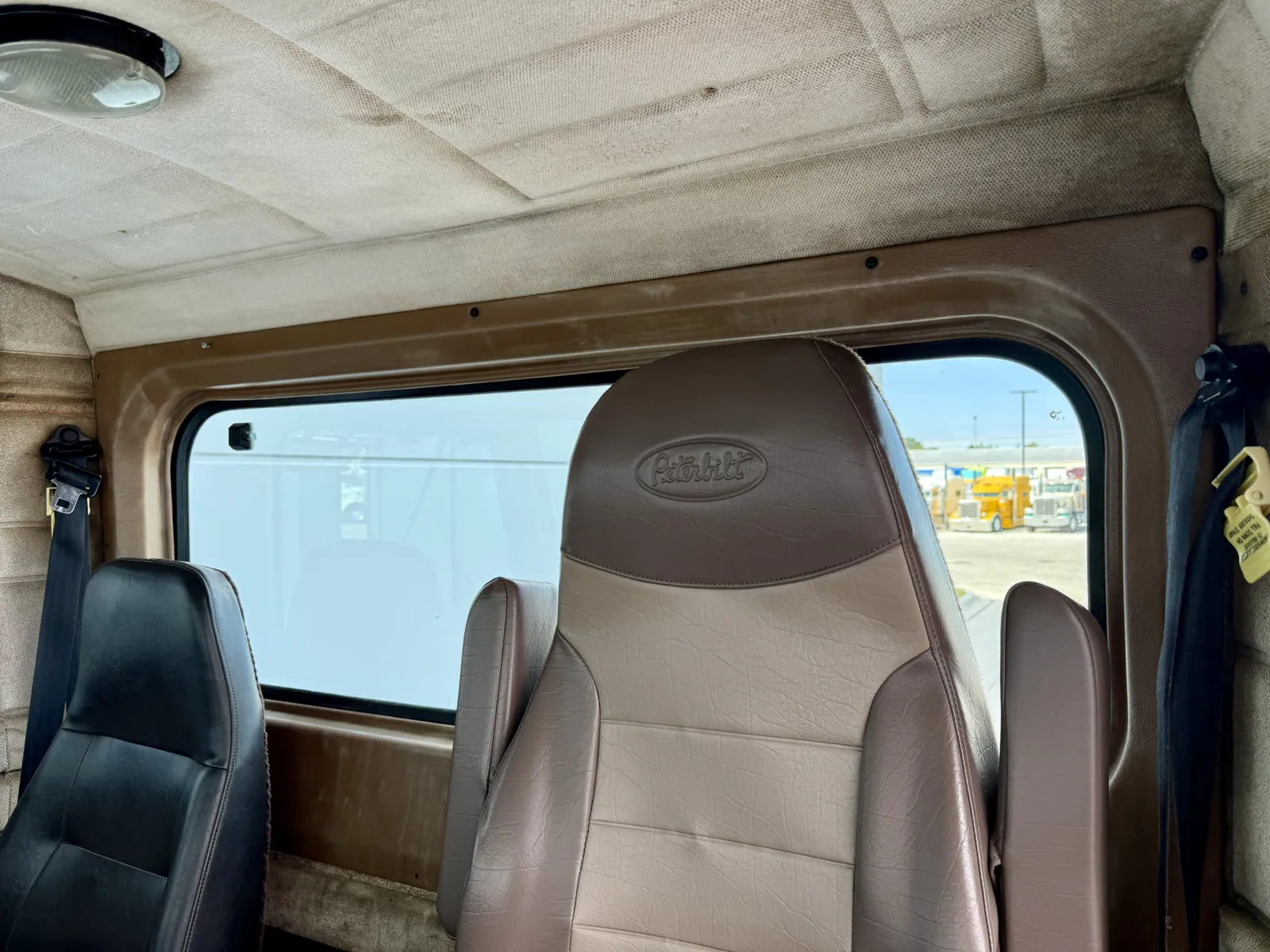 1998 Peterbilt - image 20