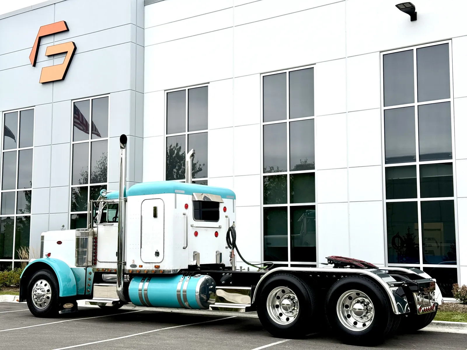 2000 Peterbilt - image 6