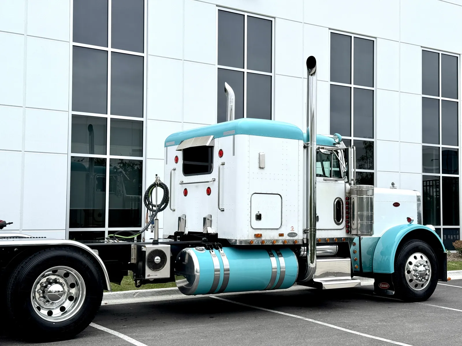 2000 Peterbilt - image 7