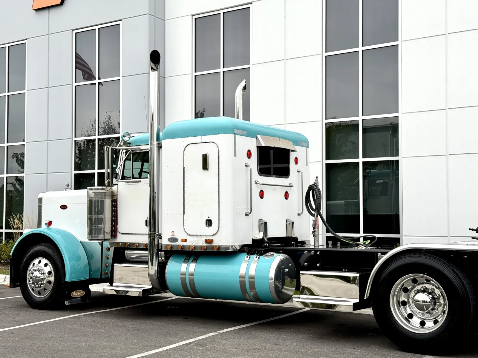 2000 Peterbilt - image 8